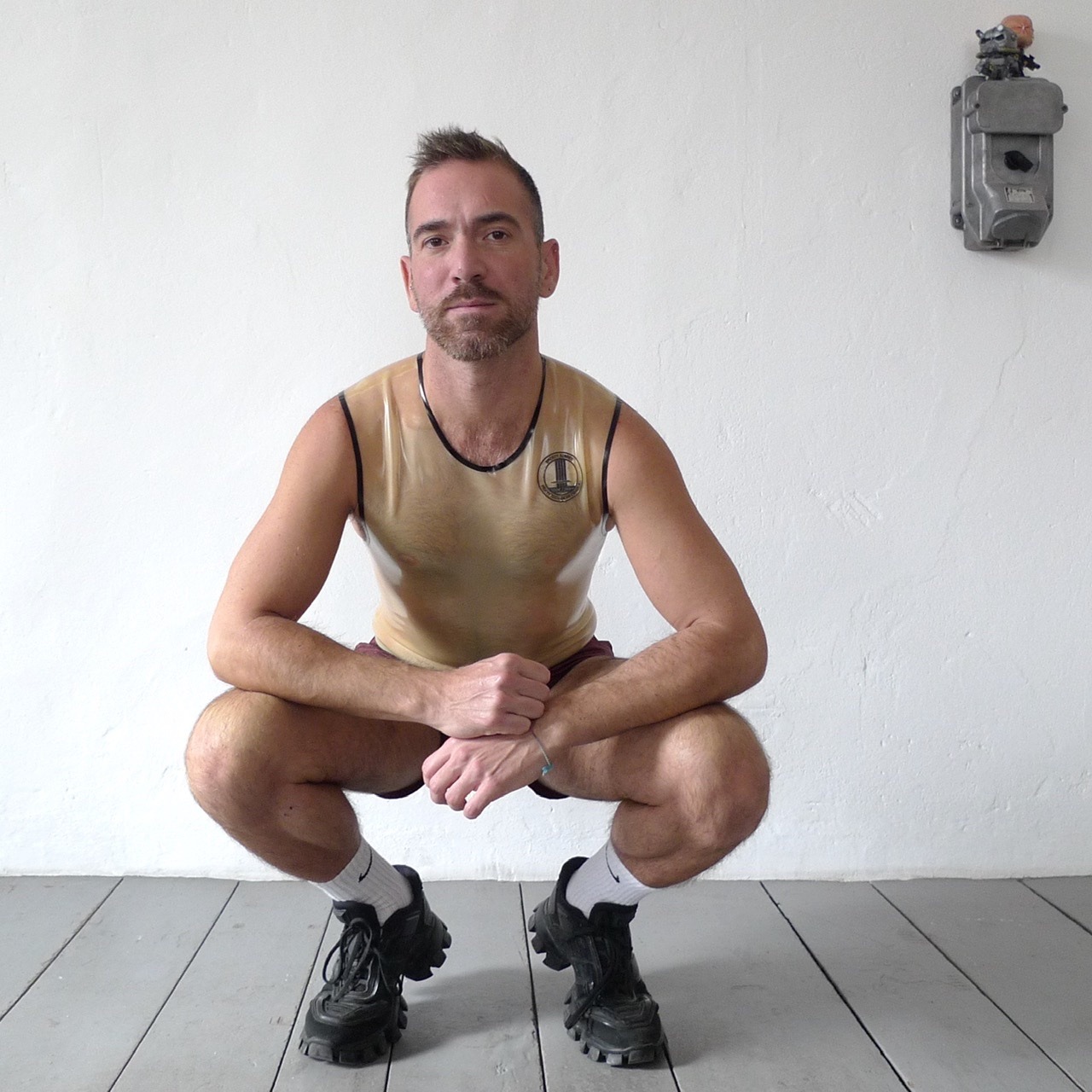 Sleeveless - Exhi - Bit.X1
