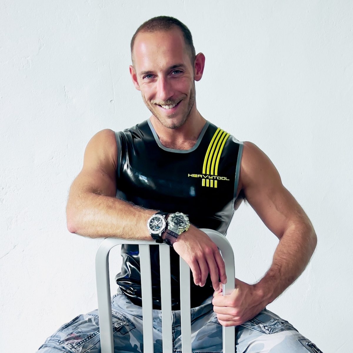 Sleeveless - Yellow - Facts