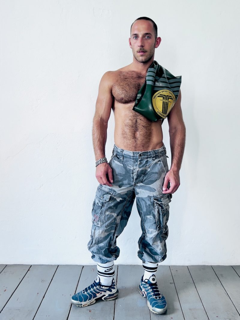 Sleeveless - Techno - Master - Image 3