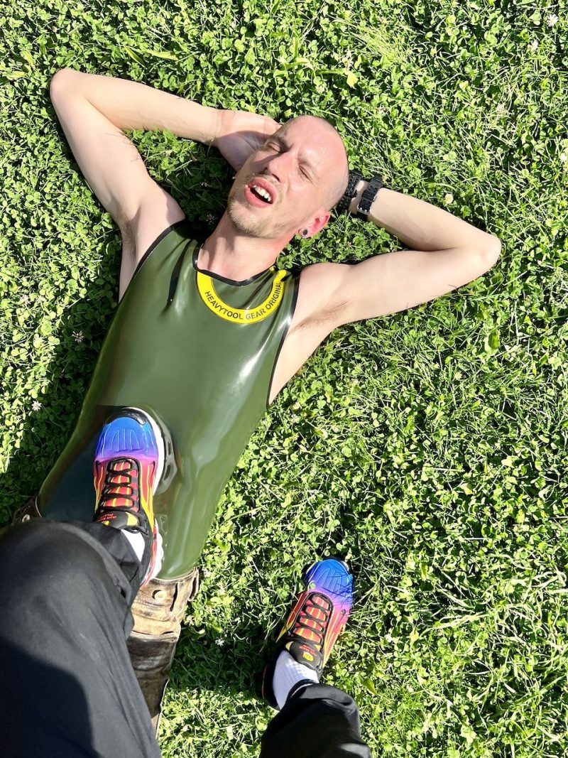 Sleeveless - Sporty - Rubber - Image 4
