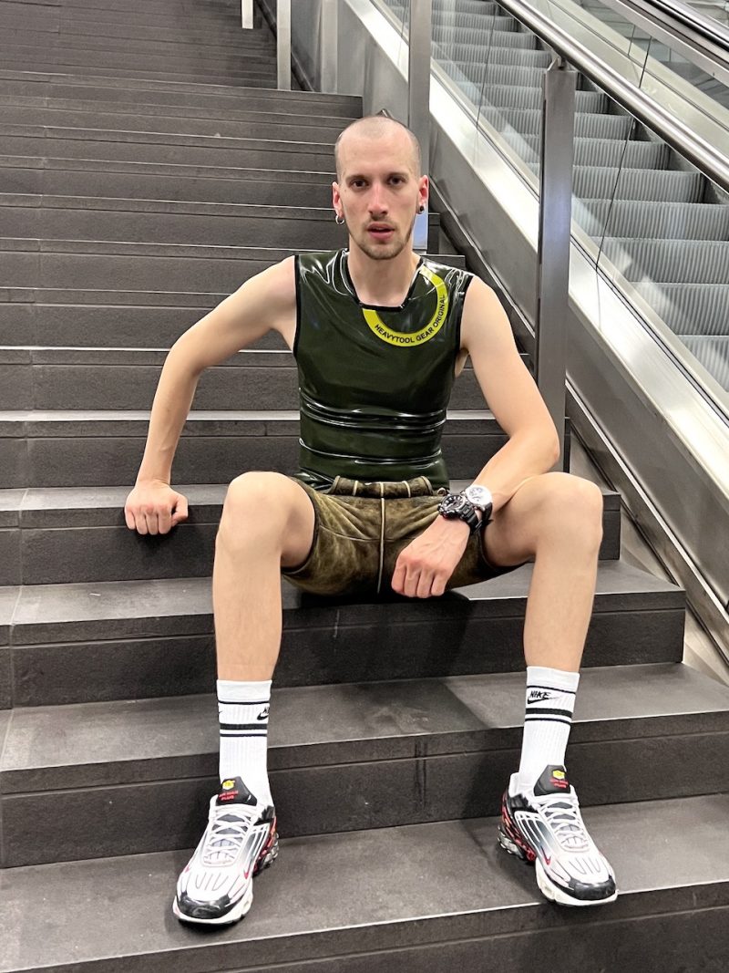 Sleeveless - Sporty - Rubber - Image 7