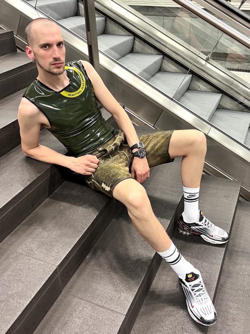 Sleeveless - Sporty - Rubber - Image 5