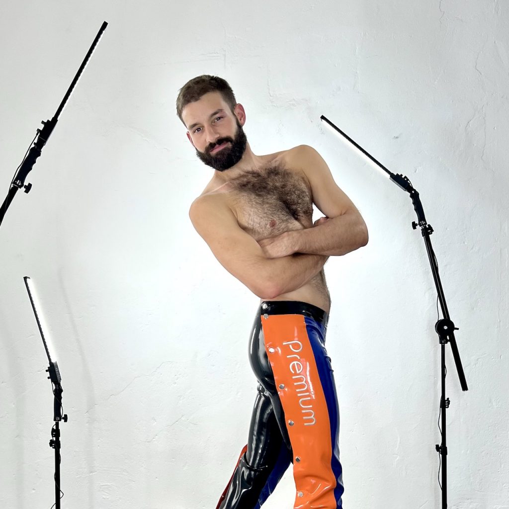 Latex trousers FF66