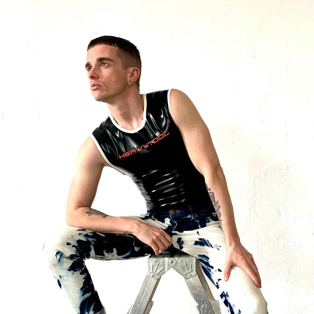 Latex sleeveless BUG666