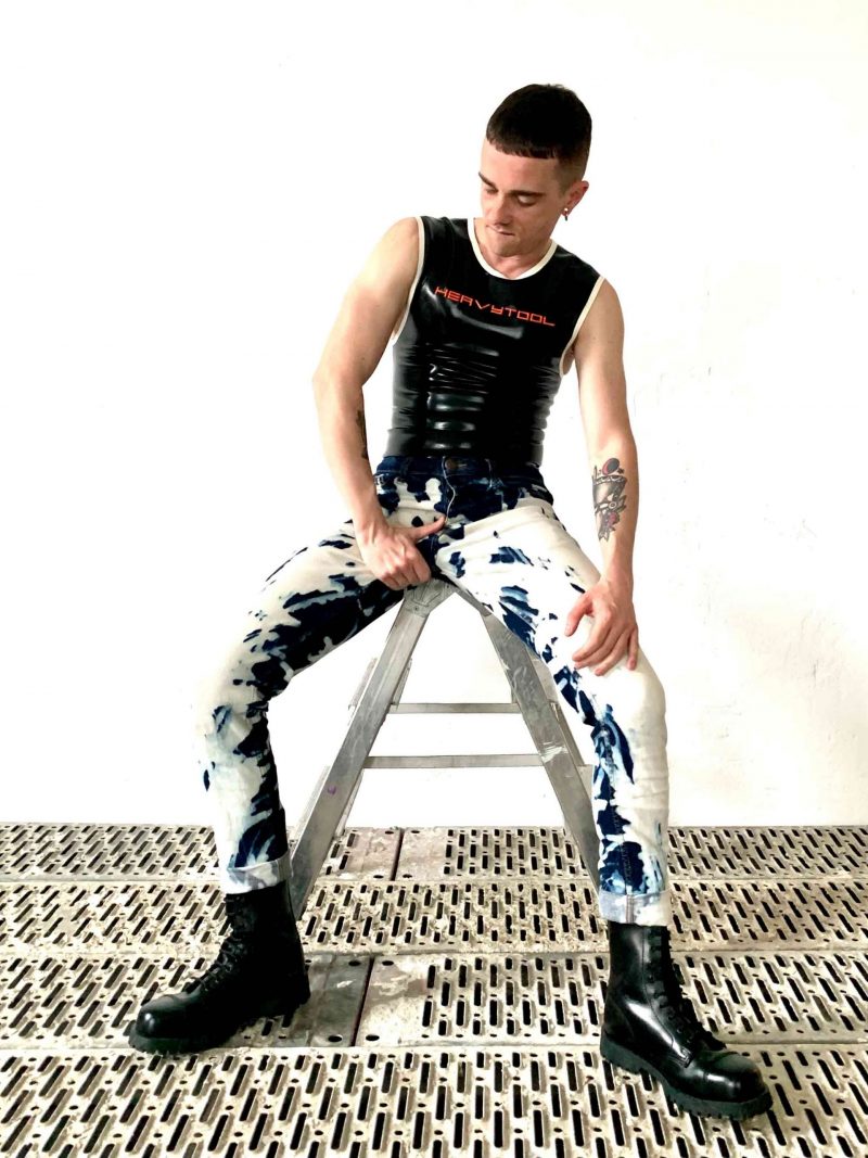 Sleeveless - Bugger - 666 - Image 4