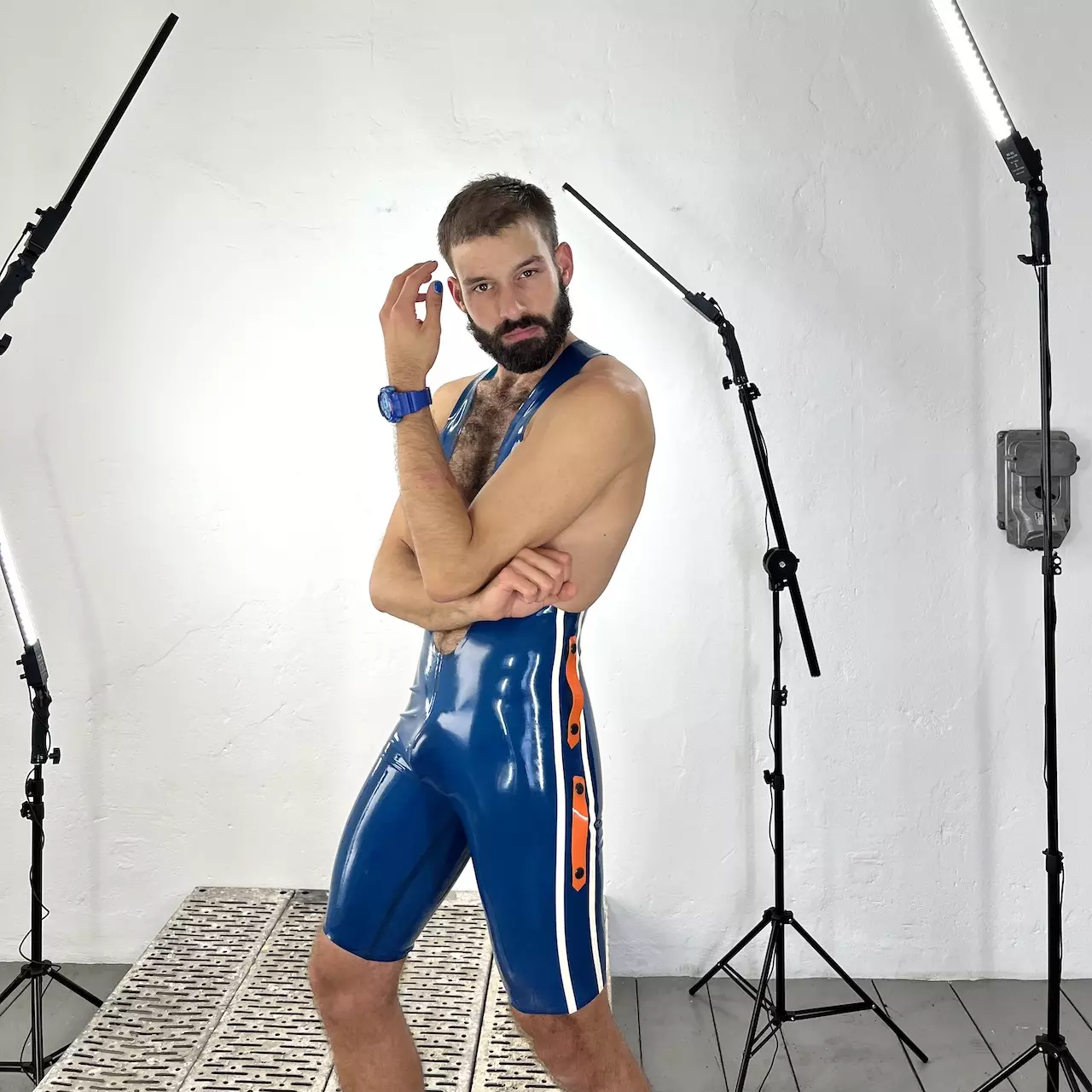 Latex wrestlerbody XX77 - Image 8
