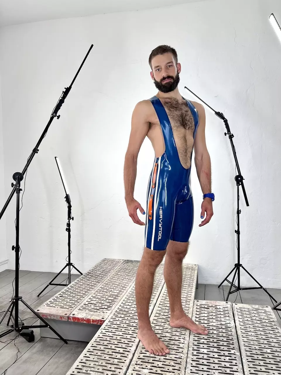 Latex wrestlerbody XX77 - Image 3