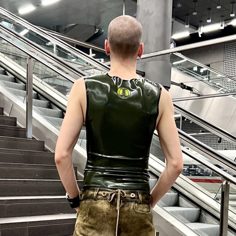 Sleeveless - Sporty - Rubber - Image 10