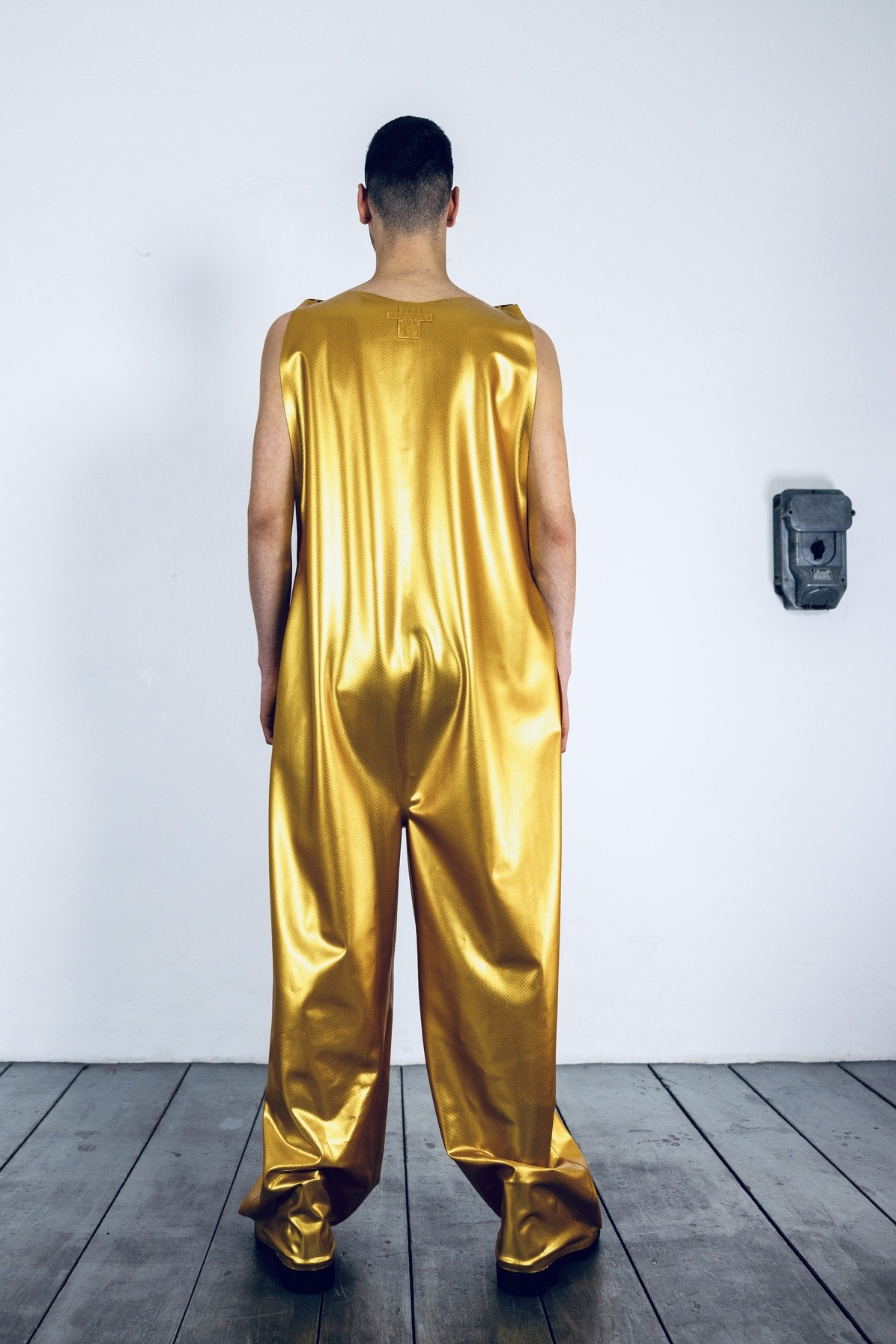 heavytool-gear-rubber-latex-berlin-suit-gold