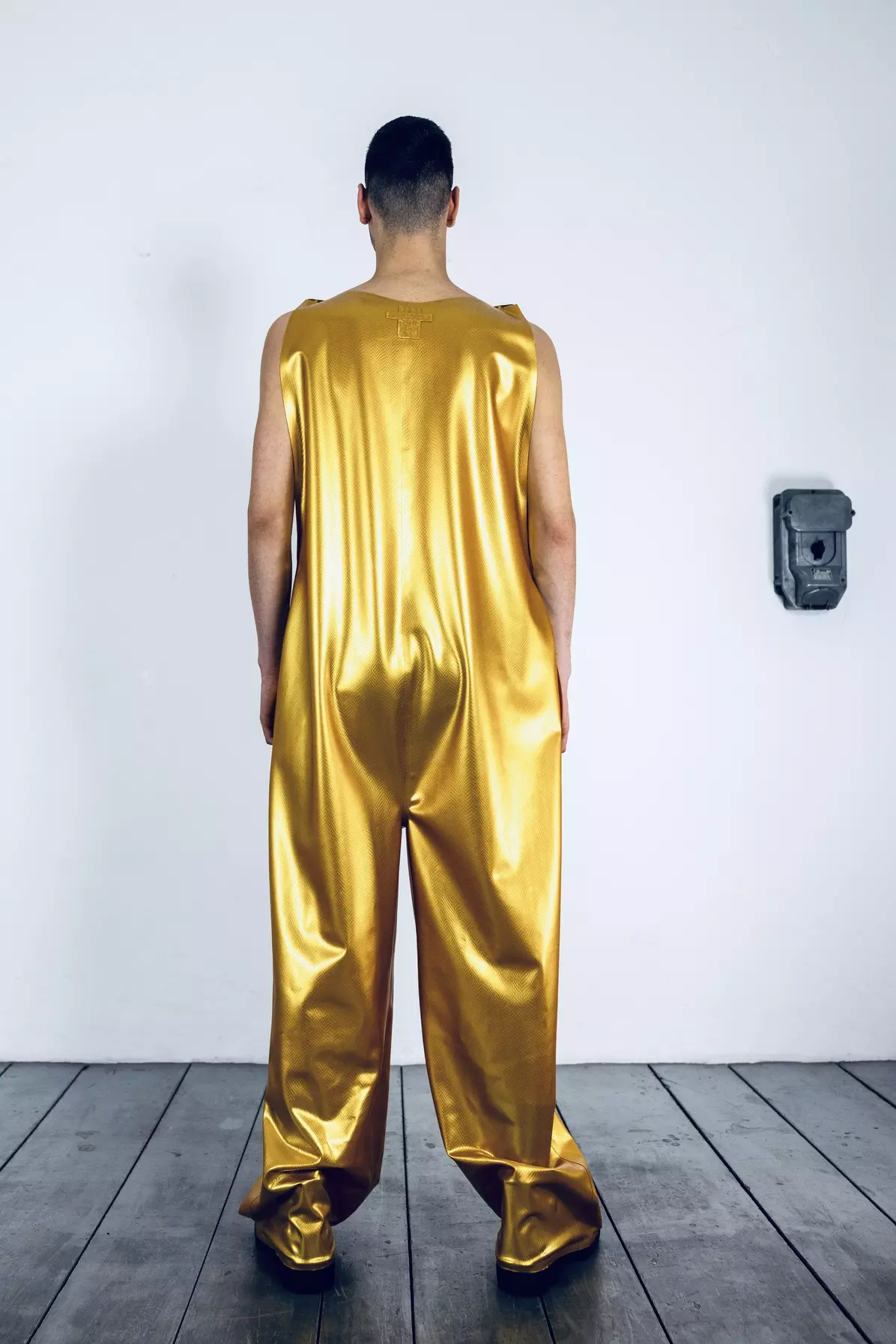 heavytool-gear-rubber-latex-berlin-suit-gold