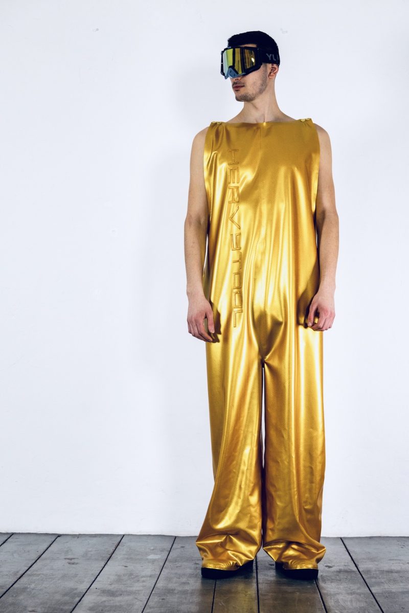 heavytool-gear-rubber-latex-berlin-suit-gold