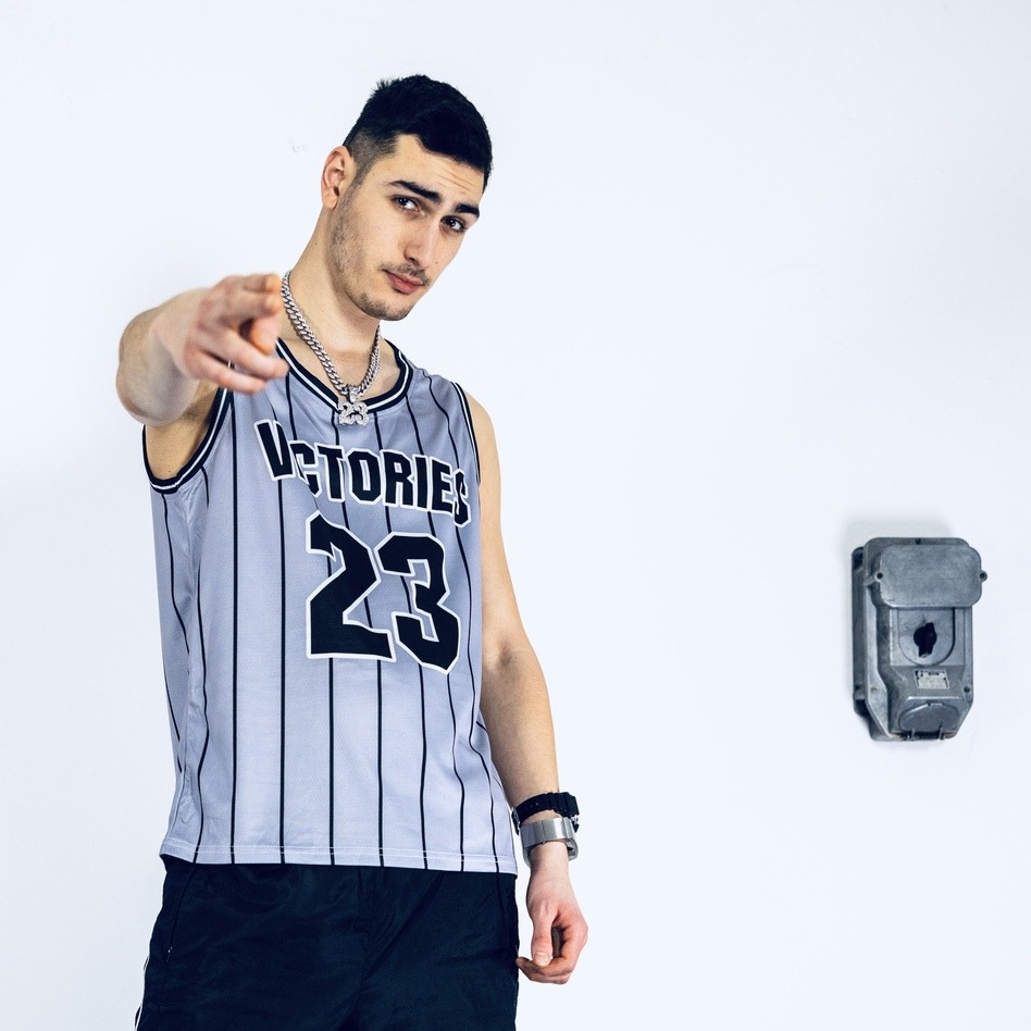 heavytool-gear-sport-wear-collection23-sleeveless-basketball-silver-gym