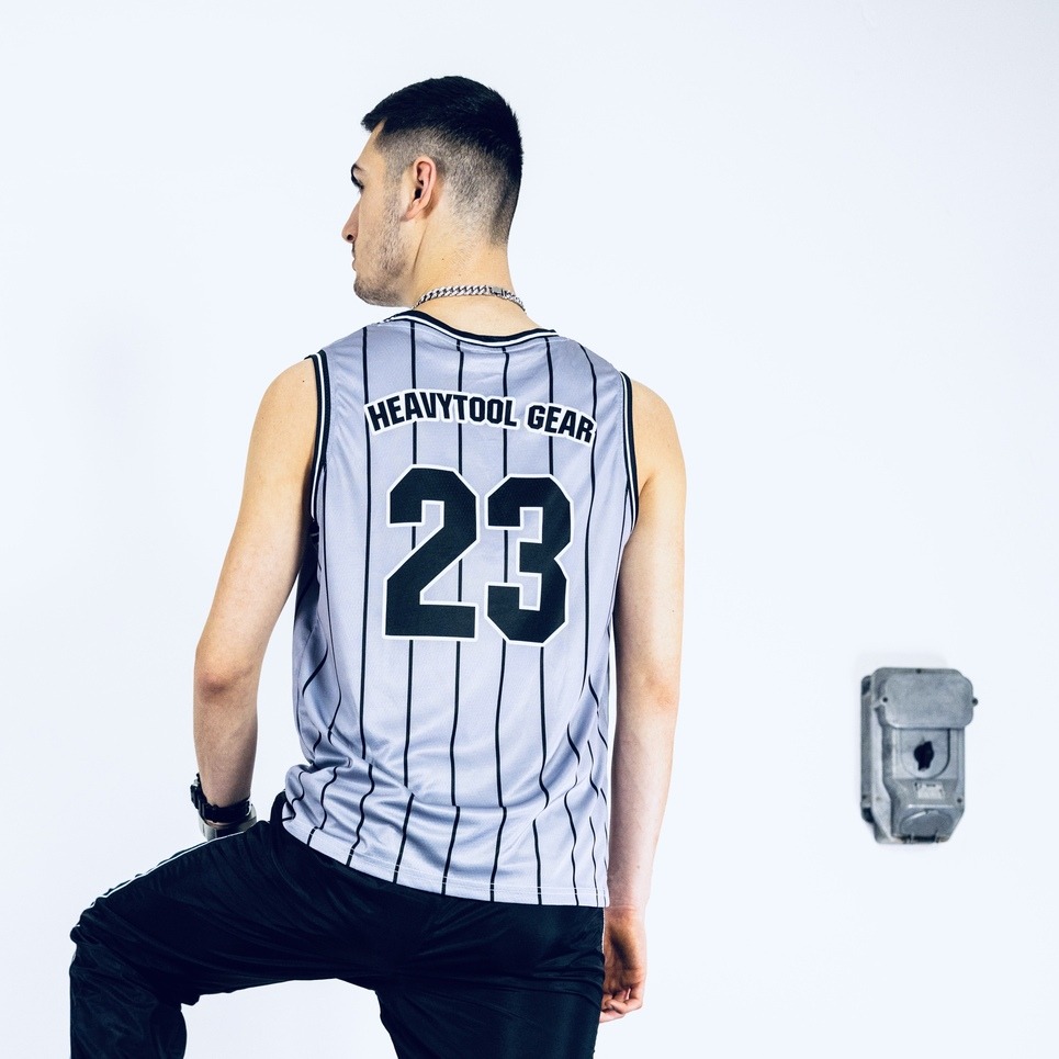 heavytool-gear-sport-wear-collection23-sleeveless-basketball-silver-gym