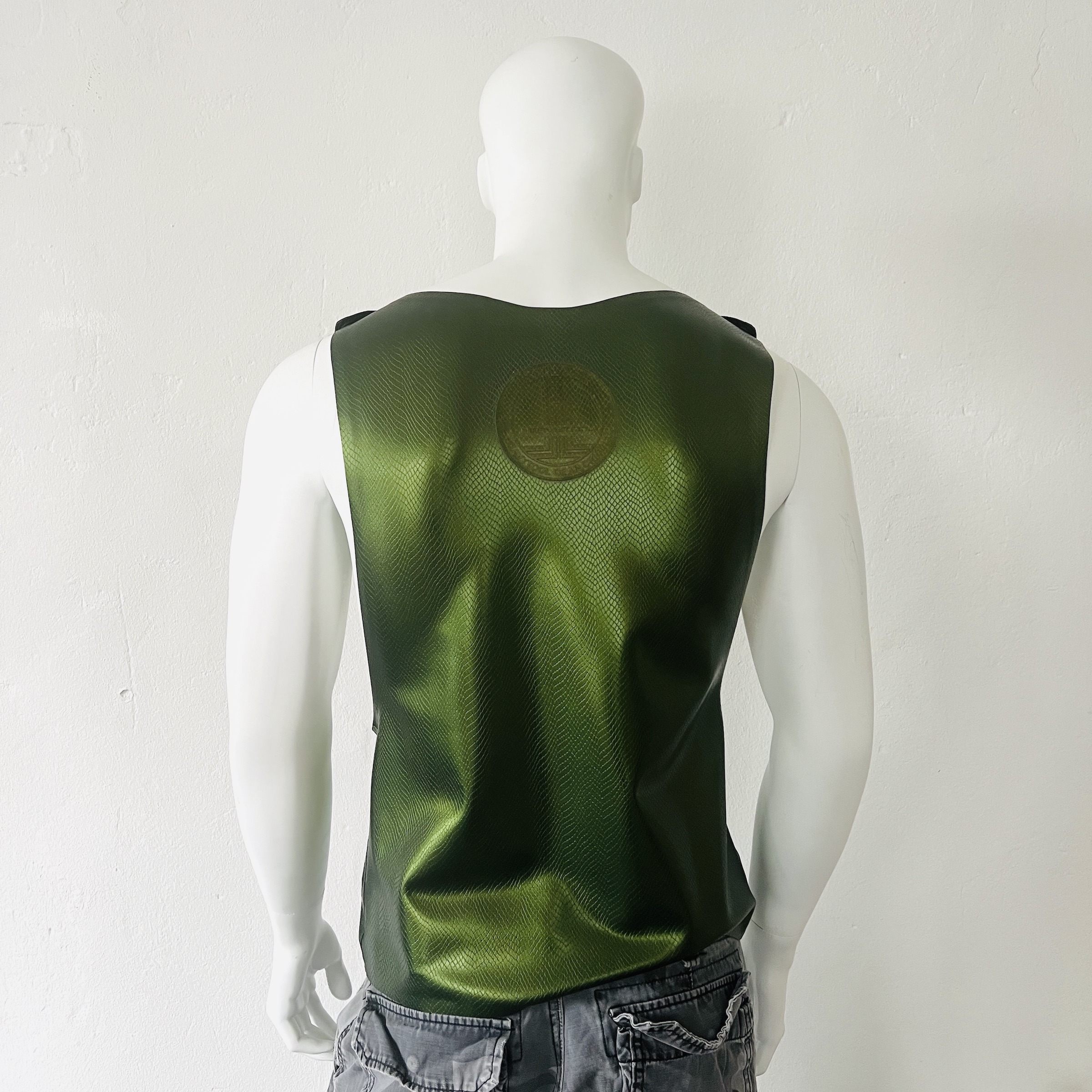 latex-rubber-fashion-fetish-heavytool-gear-jungle-green-sleeveless-handmade-reptile-embossed