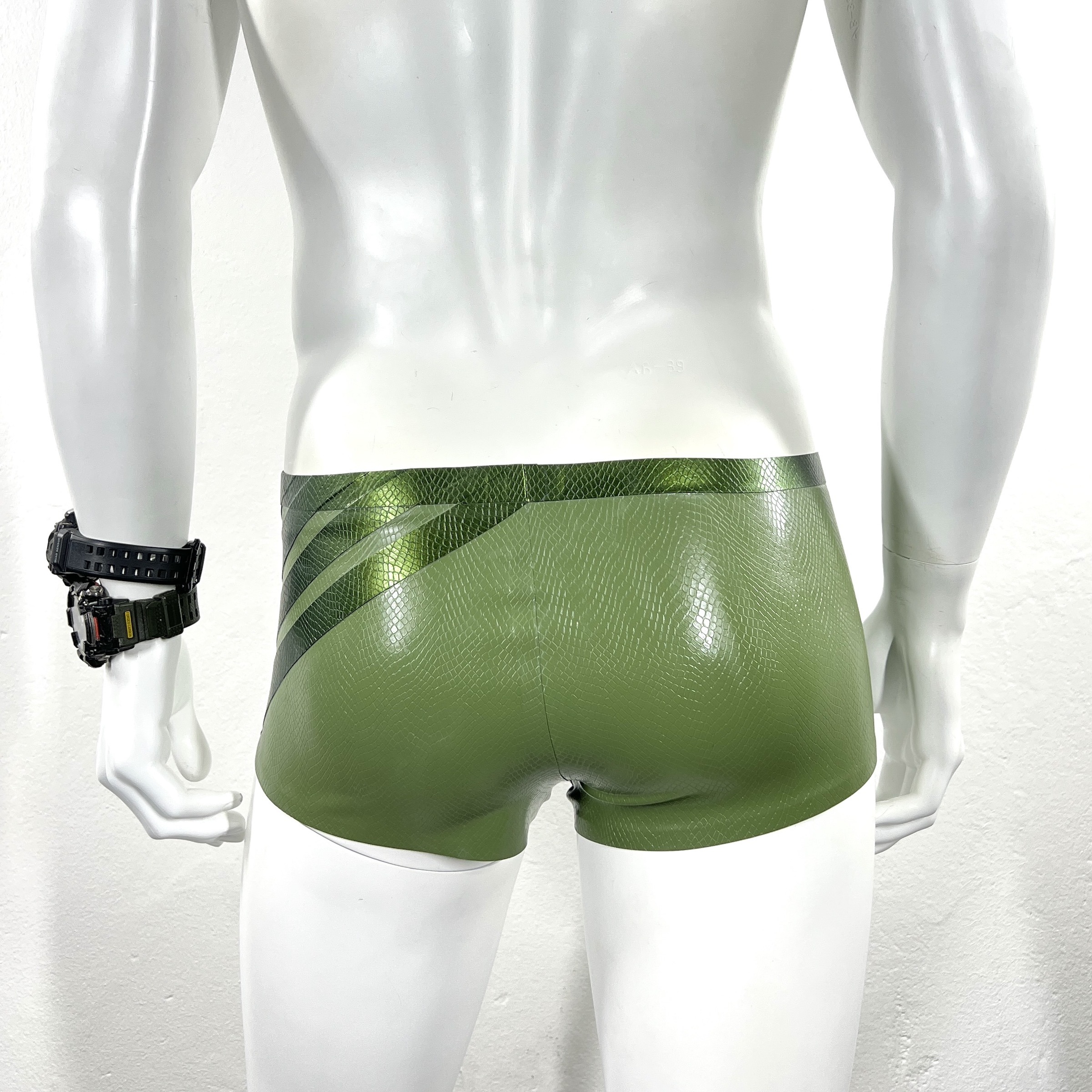 latex-rubber-fashion-fetish-heavytool-gear-oliv-green-swim-trunks-handmade-reptile-embossed