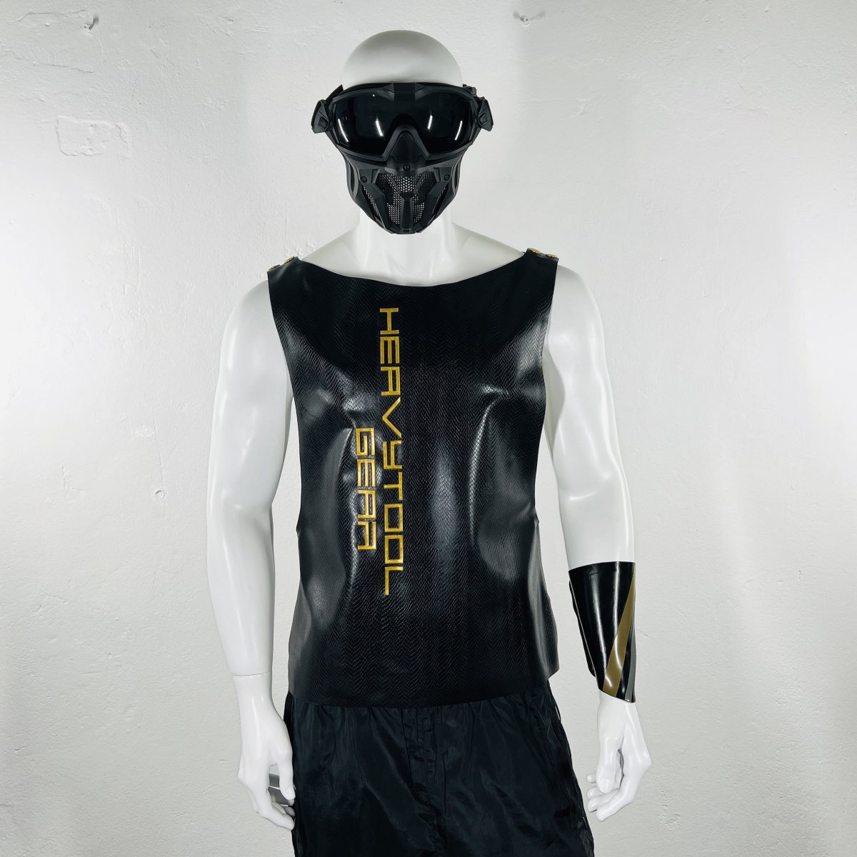 latex-rubber-fashion-fetish-heavytool-gear-sleeveless-gold-black-handmade-reptile-embossed