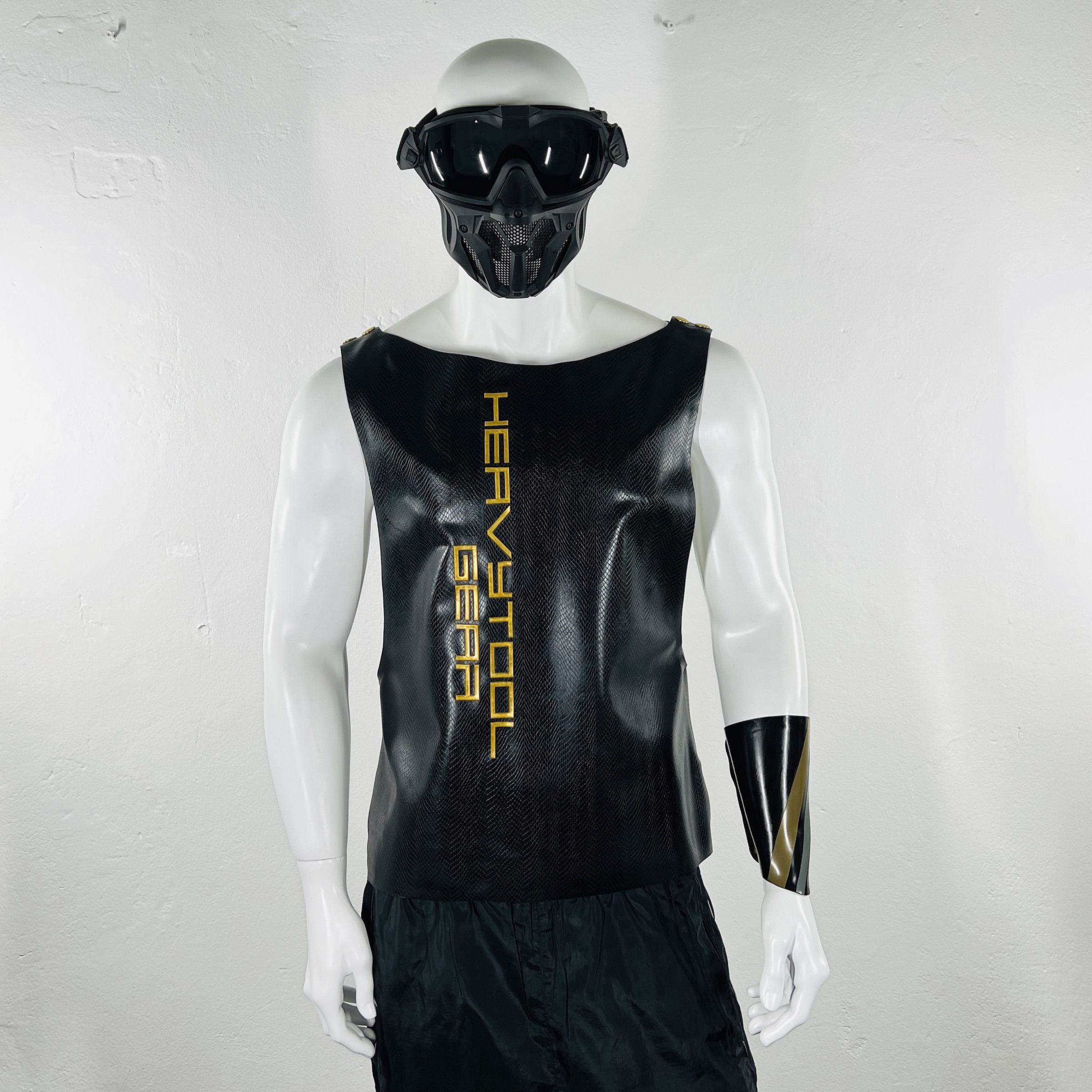 latex-rubber-fashion-fetish-heavytool-gear-sleeveless-gold-black-handmade-reptile-embossed