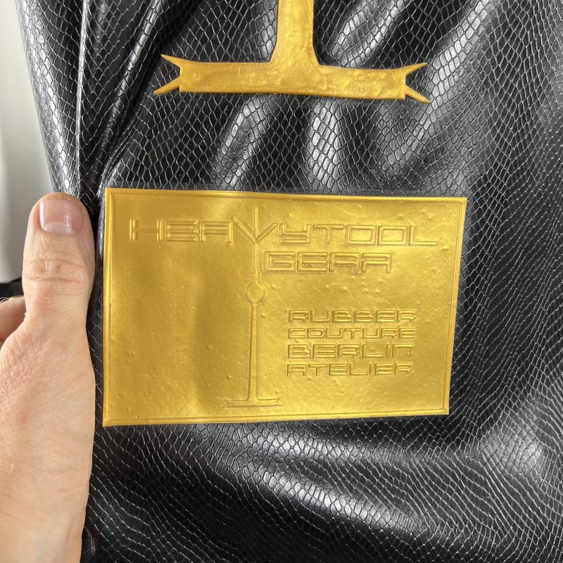 latex-rubber-fashion-fetish-heavytool-gear-sleeveless-gold-black-handmade-reptile-embossed