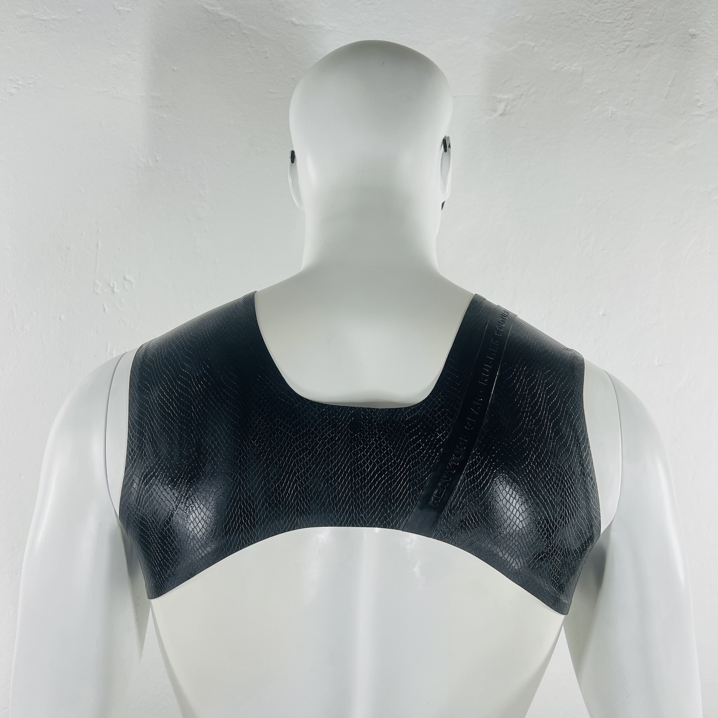latex-rubber-fashion-fetish-heavytool-gear-unisex-black-croptop-bra-handmade-reptile-embossed