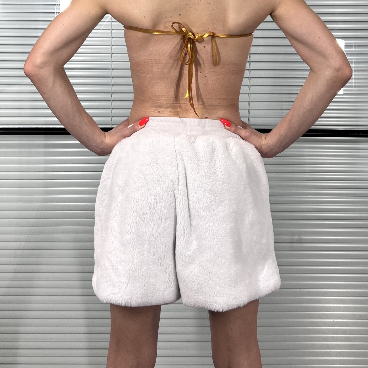 skirt-flurry-white-trans-unisex-heavytool-gear-fetish-gay-berlin05