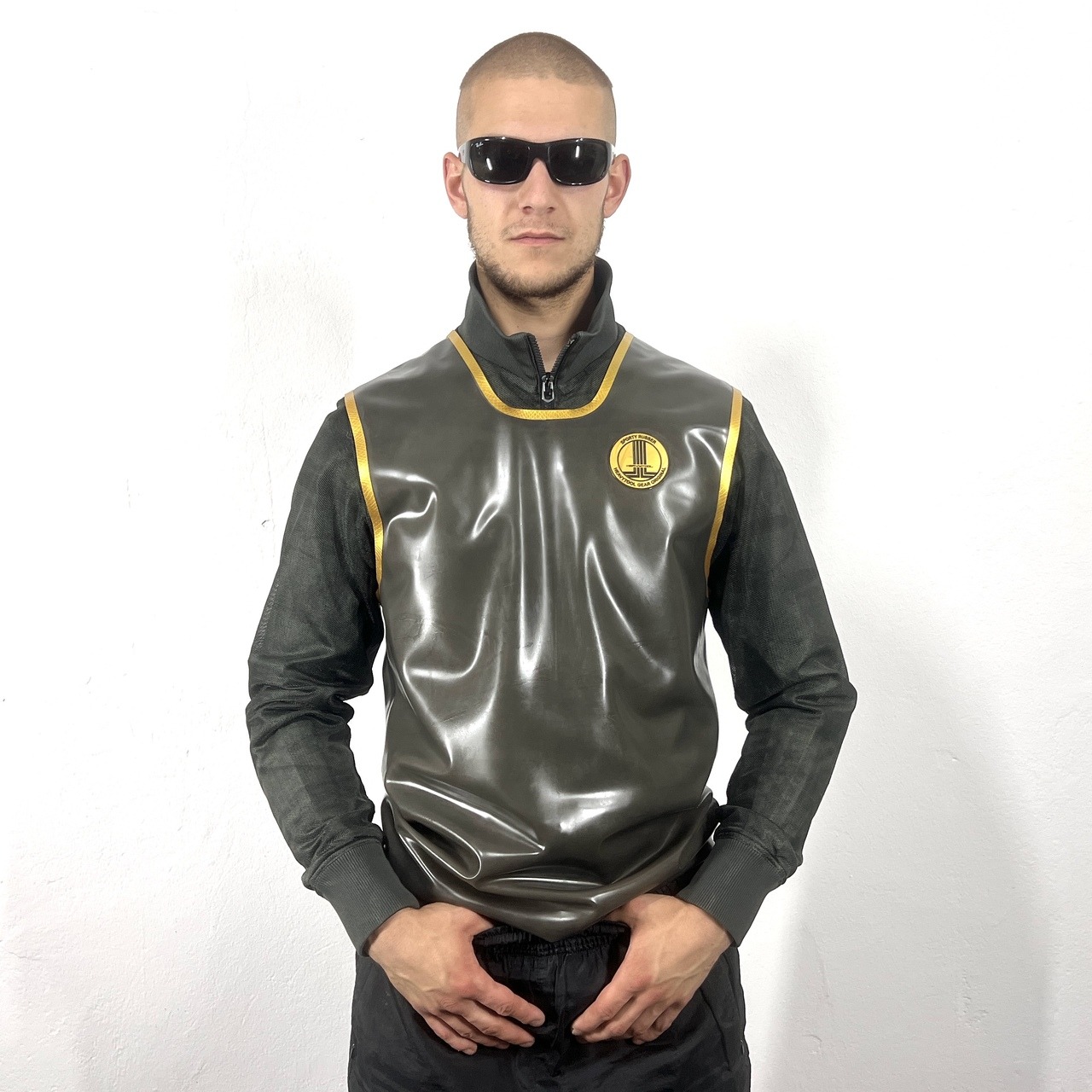 rubber, latex, trikot, sleeveless, premium, logo, couture, حبيبي, habibi, heavytool gear, sport, gay, fetish, berlin