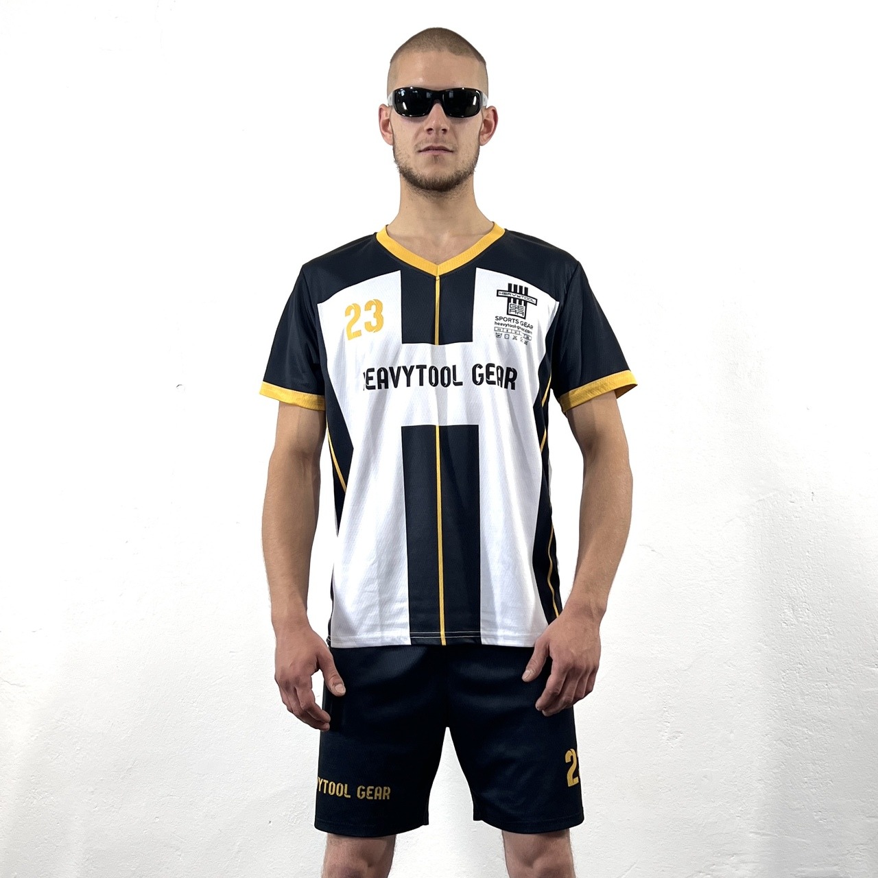 trikot-shorts-pants-football-sport-heavytool-gear-fetish-gay-berlin
