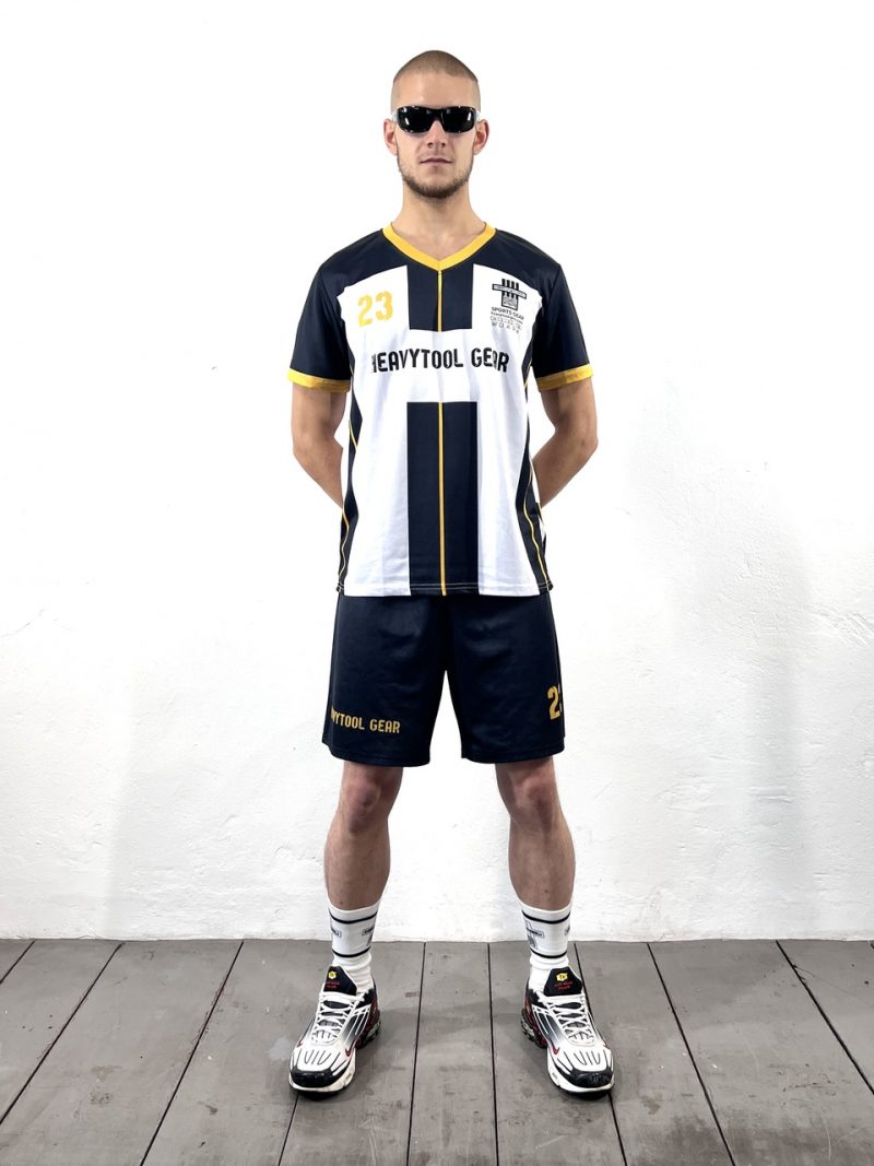 trikot-shorts-pants-football-sport-heavytool-gear-fetish-gay-berlin