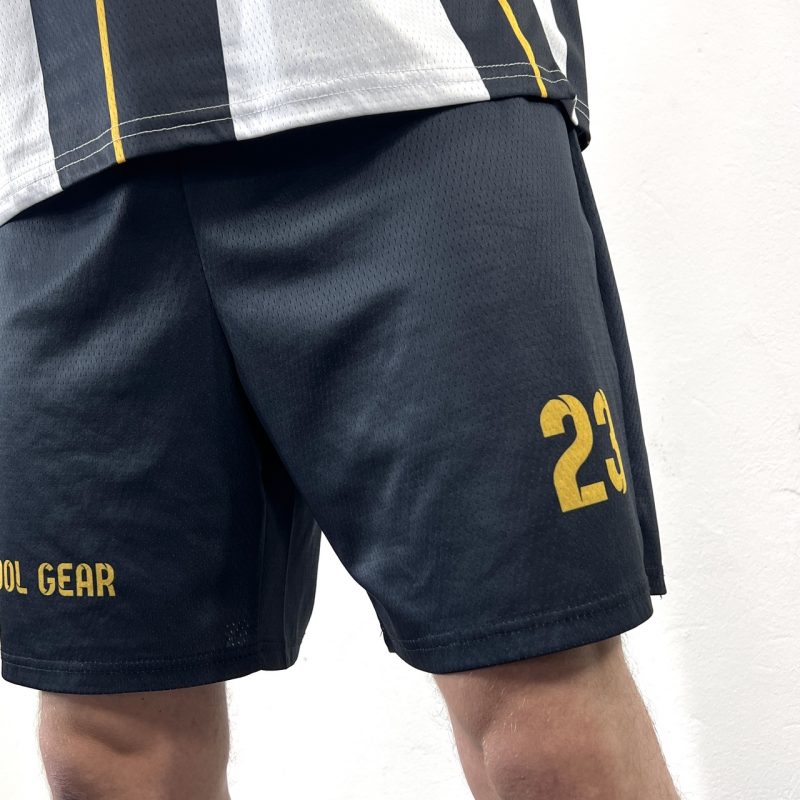 trikot-shorts-pants-football-sport-heavytool-gear-fetish-gay-berlin