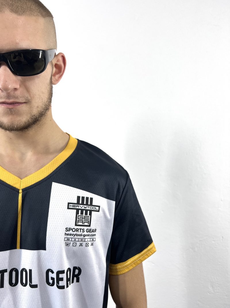 trikot-shorts-pants-football-sport-heavytool-gear-fetish-gay-berlin