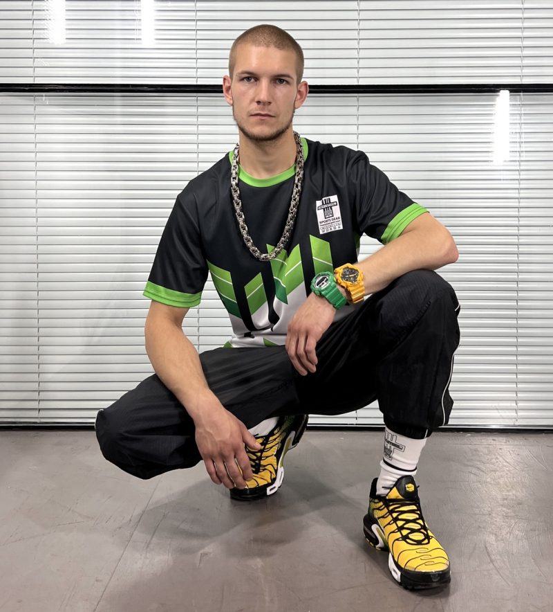 trikot-shirt-tshirt-sport-football-white-green-black-heavytool-gear-fetish-gay-berlin