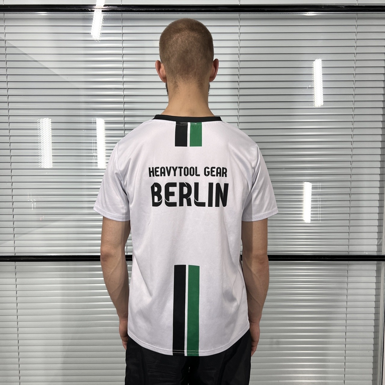 trikot-shirt-tshirt-sport-football-white-green-black-heavytool-gear-fetish-gay-berlin