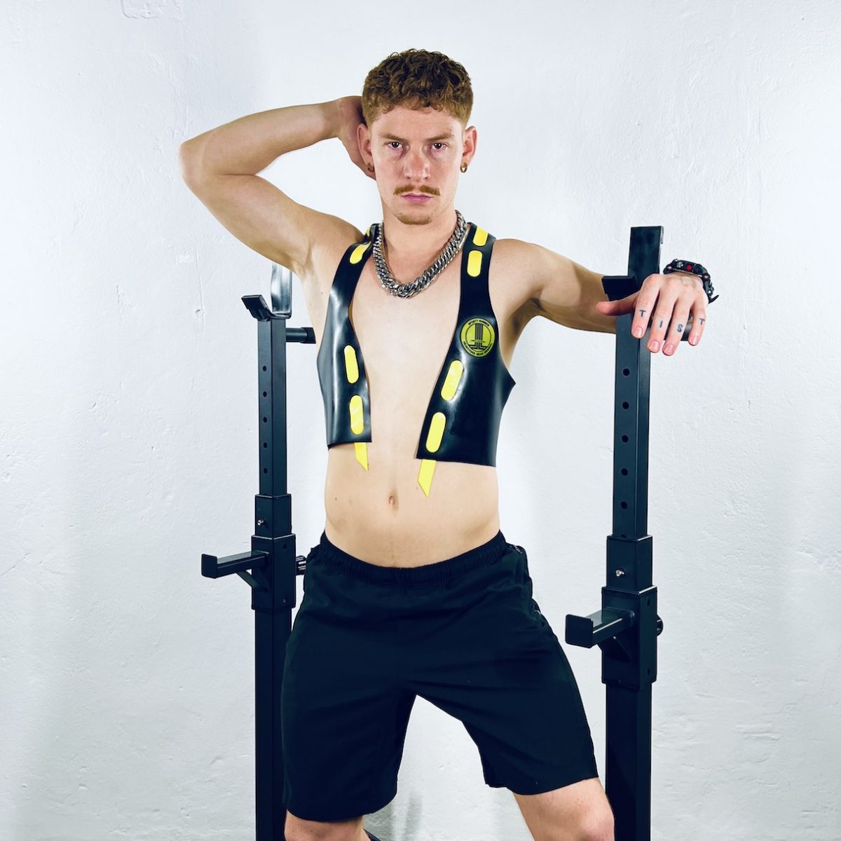 Latex crop vest TR77