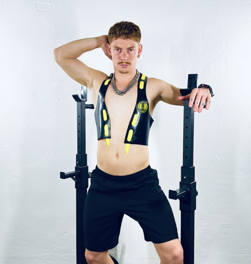 Latex crop vest TR77
